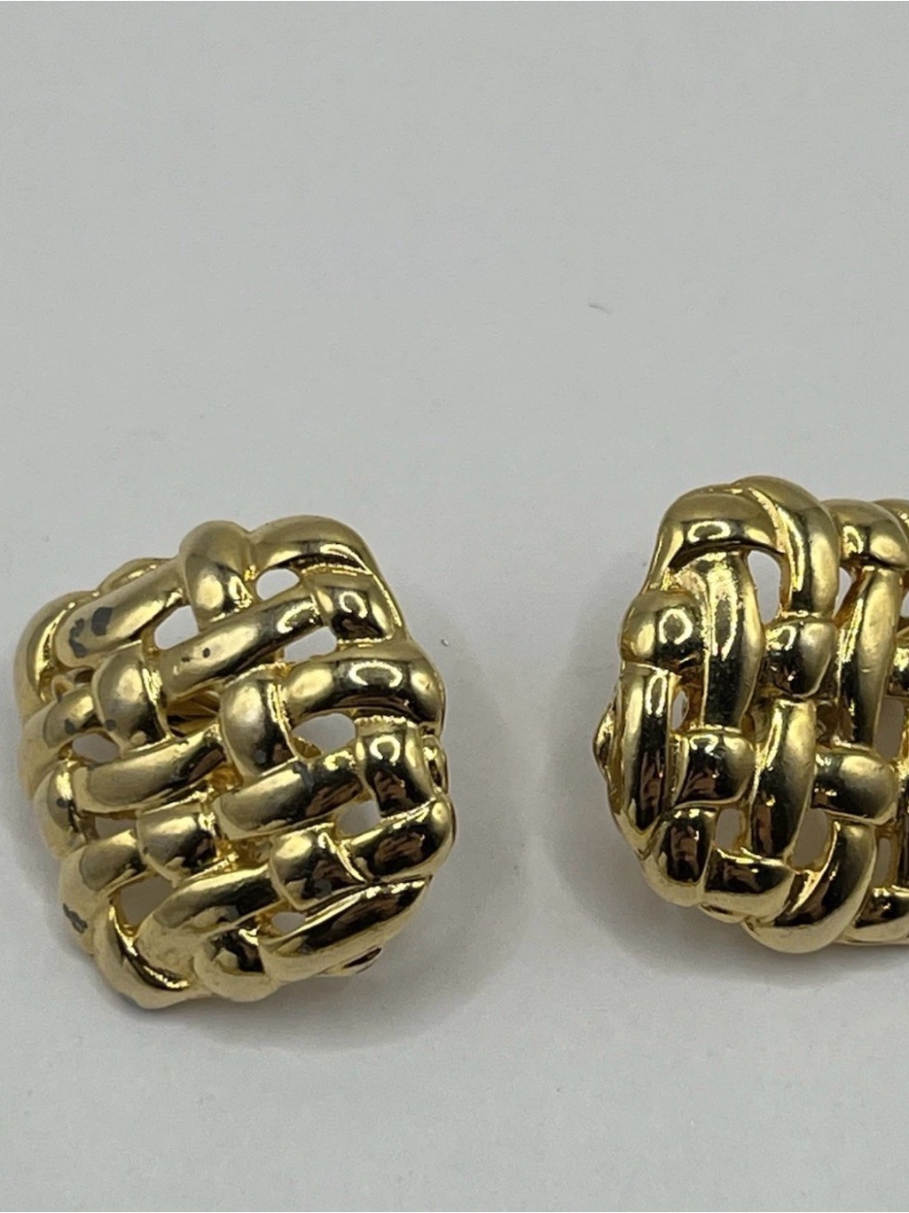 Vtg Basket Weaved Square Gold Tone Clip On Earrings